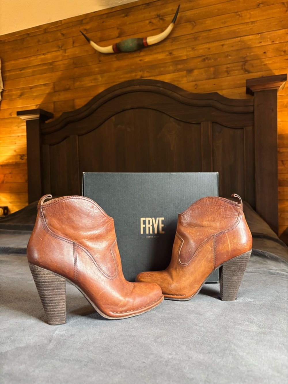 Frye Madeline Short Heeled Leather Booties IN BOX, Cognac, Size 8.5